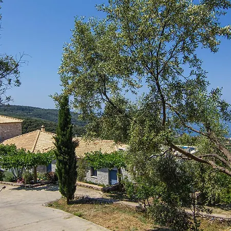 Alojamento de Acomodação e Pequeno-almoço Sto Spiti Pigi (West Mani)